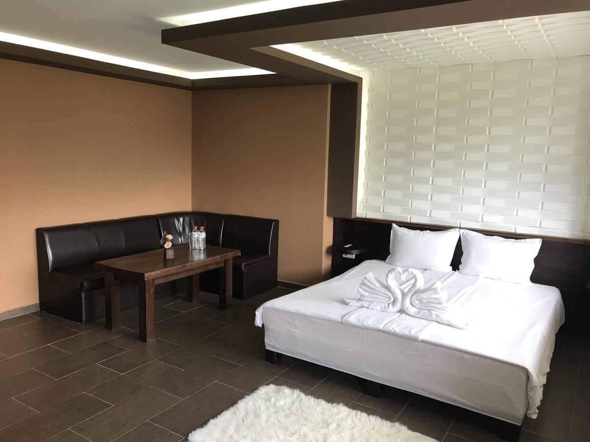 Complex Katalina Hotel Ţigov Ceark Exterior foto