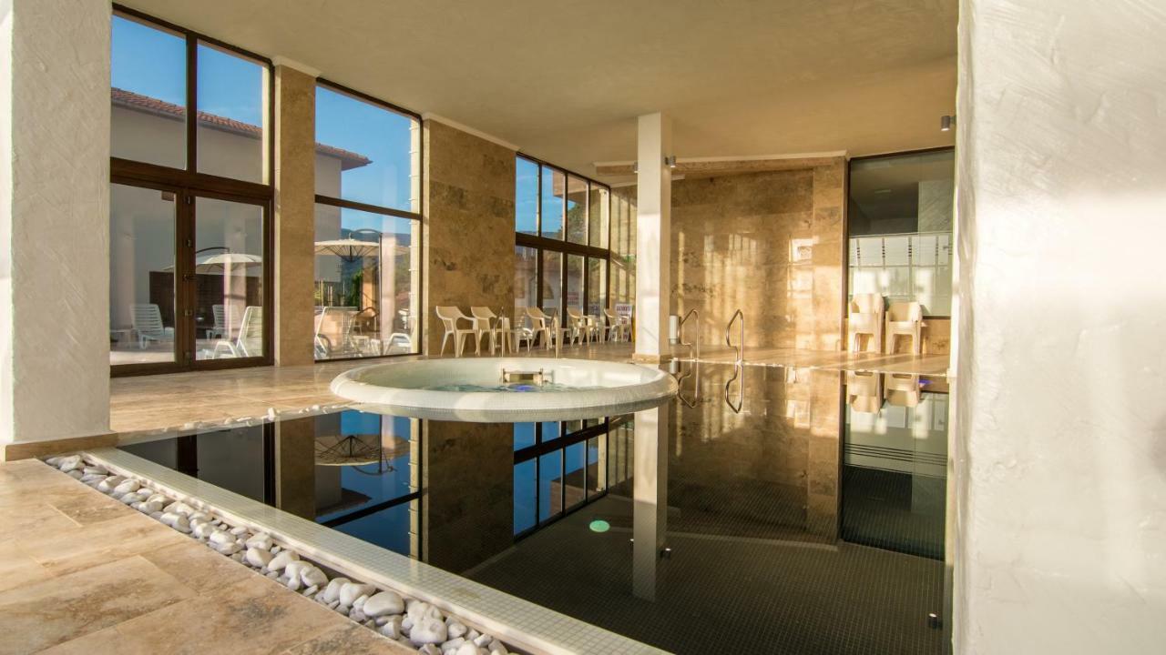 Complex Katalina Hotel Ţigov Ceark Exterior foto